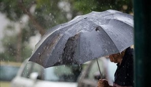 Χαλάει ο καιρός - Ισχυρές βροχές και καταιγίδες στη Θεσσαλία